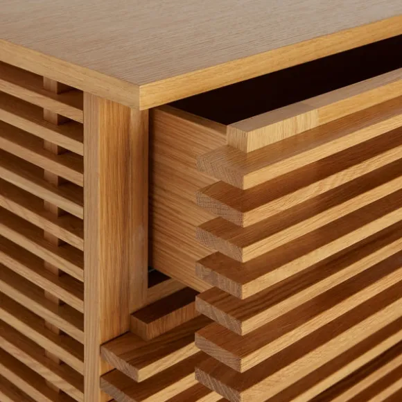 Line Chest of 5 Drawers
