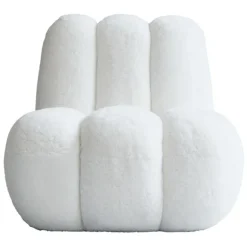 Toe Lounge Chair